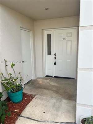 2 bedroom rental home at 2247 SE 27th Dr # 105-D, Homestead, leased December 2025