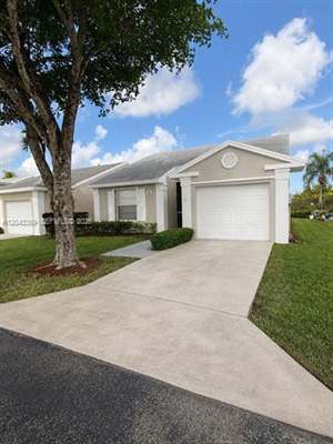 2 bedroom home at 690 SE 22nd Ln, Homestead, sold August 2026